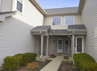 7057 S Stratton Ln, Gurnee, IL 60031