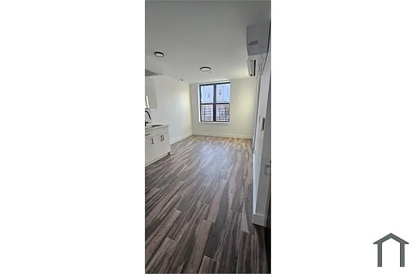 Building Photo - 1362 Clay Ave #2A