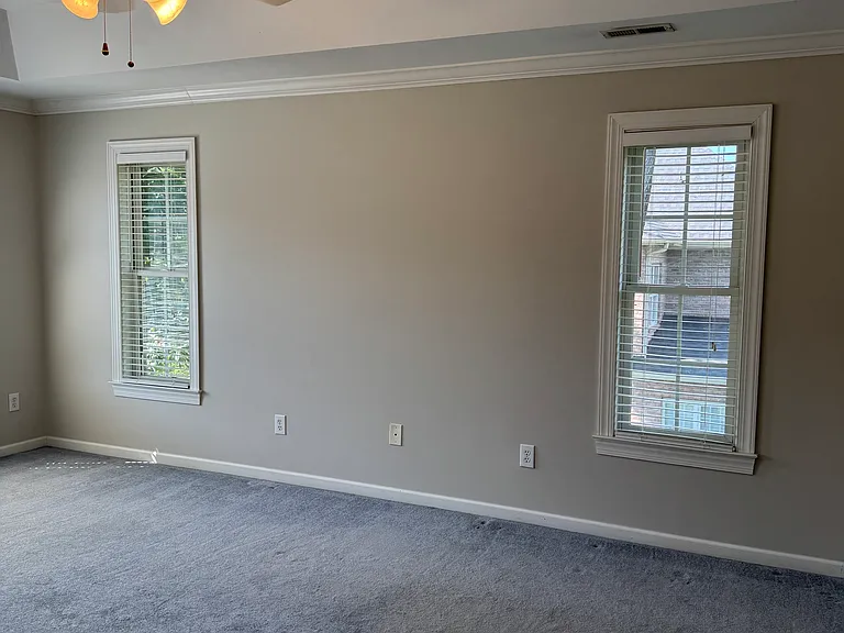 5065 Cramer Woods Dr — Photo 29