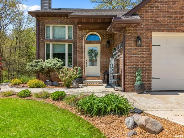 4903 S Lake Camelot Dr, Mapleton, IL 61547
