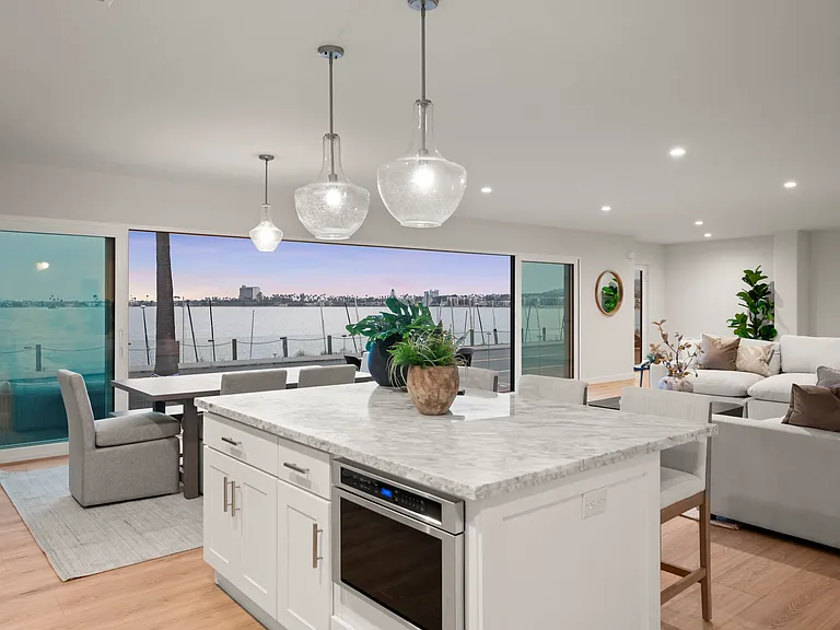 3611 Riviera Dr — Photo 13