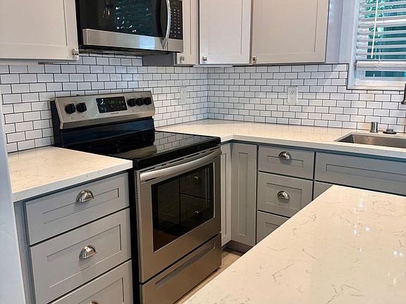3rd image of 2704 21st Ave Unit B