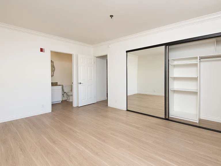 7120 Ramsgate Ave #201 — Photo 9