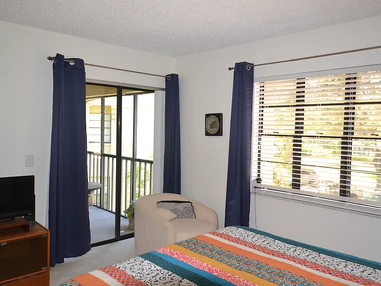 112 Lindsay Ln — Photo 65