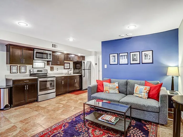 1712 1st St NW #B — Photo 3