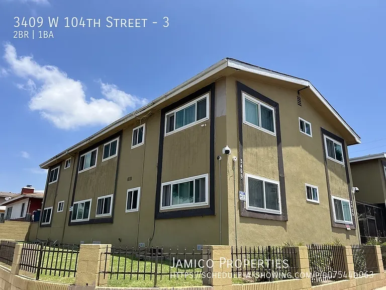 3409 W 104th St #3 — Photo 1