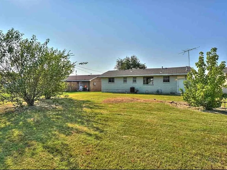 5325 NW Euclid Ave — Photo 25
