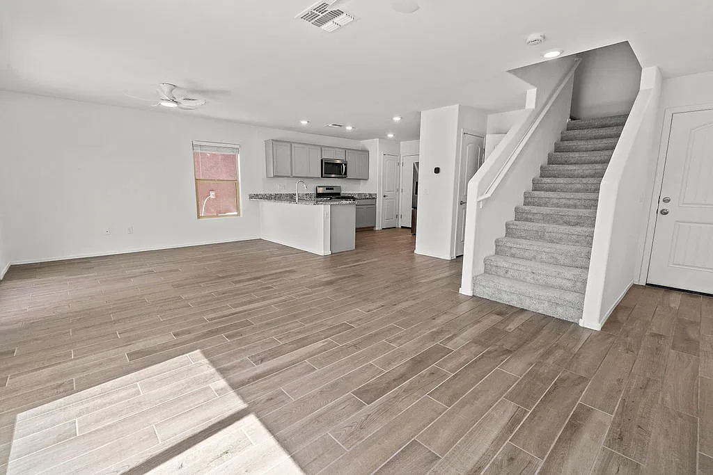 3 bed, 2.5 bath, 1512 sqft, $1,800 — Photo 4