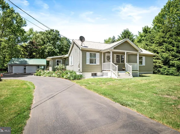 471 Pinehurst Rd, Cream Ridge, NJ 08514