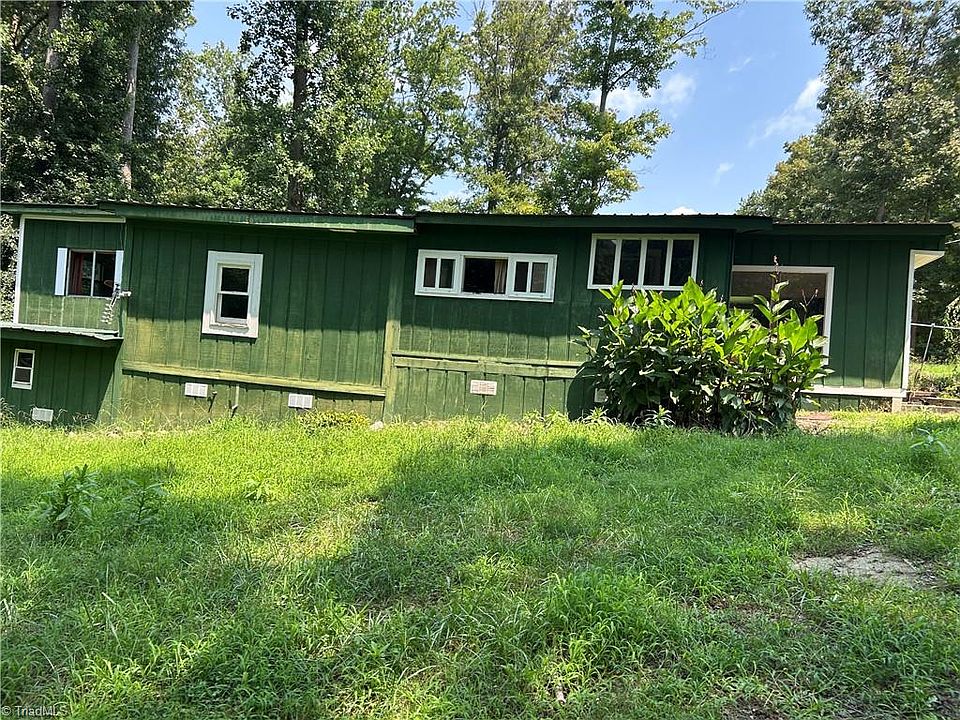 1st image of 162 Oak Tree Dr