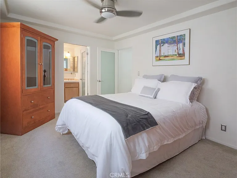 440 Marine Pl — Photo 32