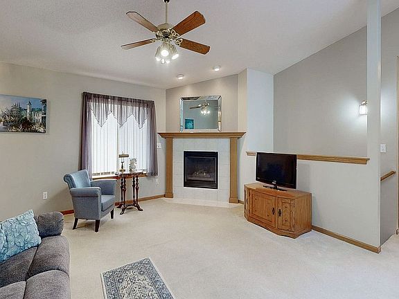 3rd image of 2750 Ridgeview Way