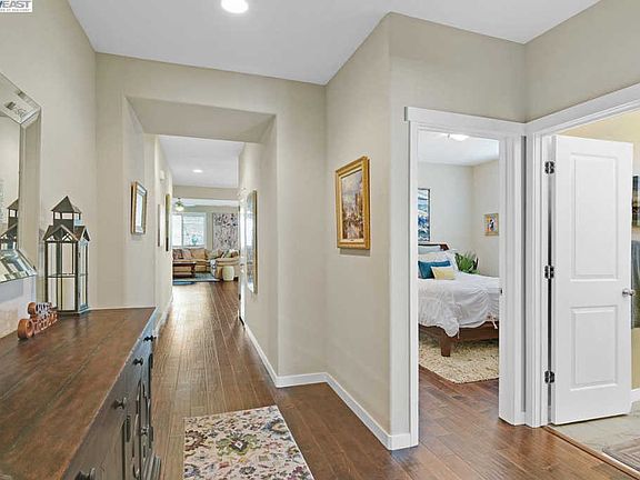 5th image of 613 Brinwood Way