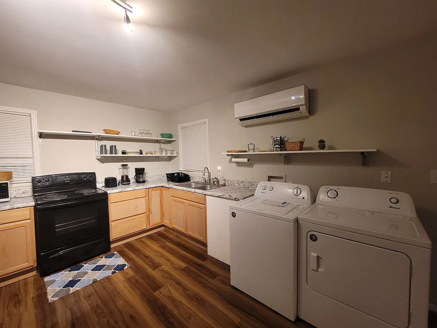 721 High St Duplex — Photo 3