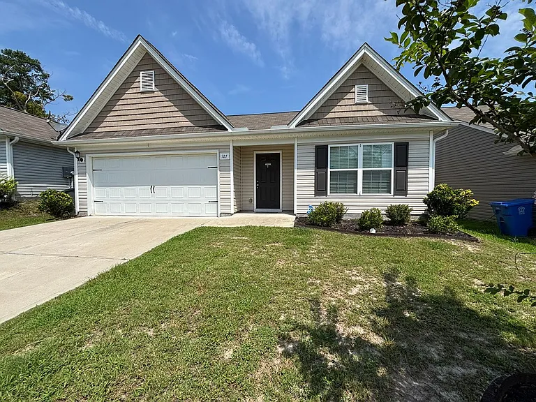 127 Sundew Rd — Photo 2