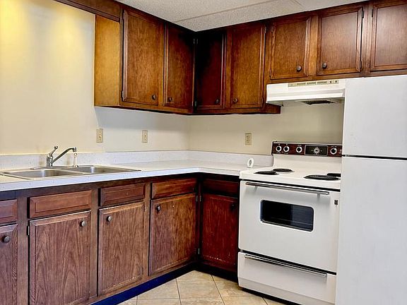 3rd image of 12918 Cresap St #65