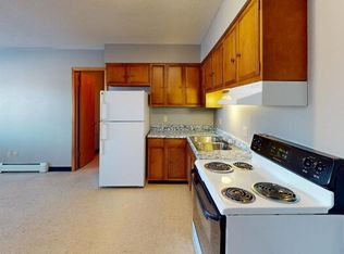 202 S 5th St APT 2, Glen Ullin, ND 58631
