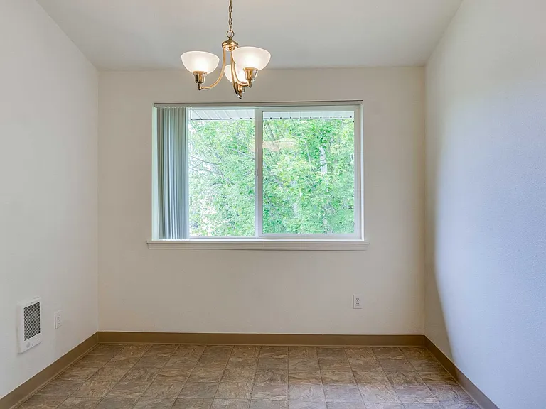 Maplewood Apartments — Photo 4