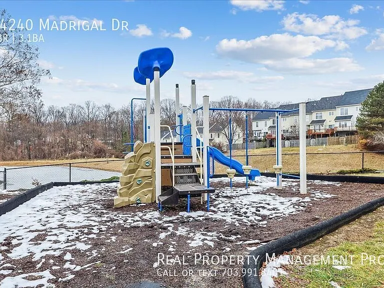 14240 Madrigal Dr — Photo 36