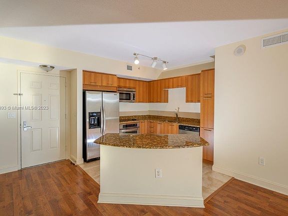 4th image of 510 NW 84th Ave APT 415