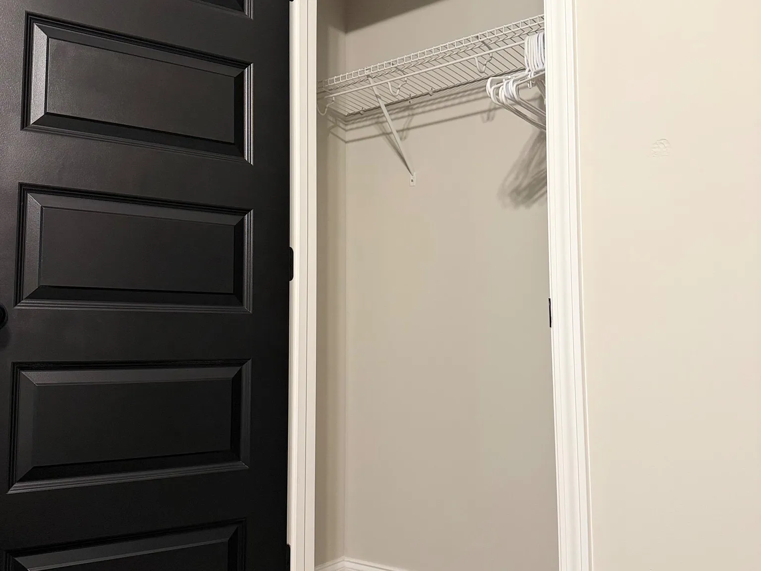 4 bed, 2.5 bath, 1600 sqft, $888 — Photo 3