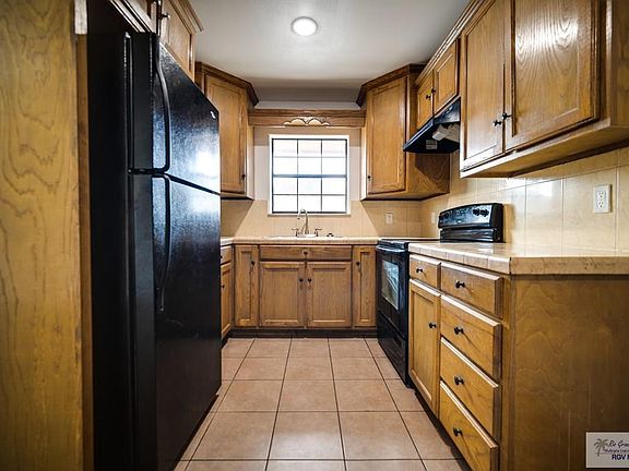 3rd image of 1120 Robinhood St #D