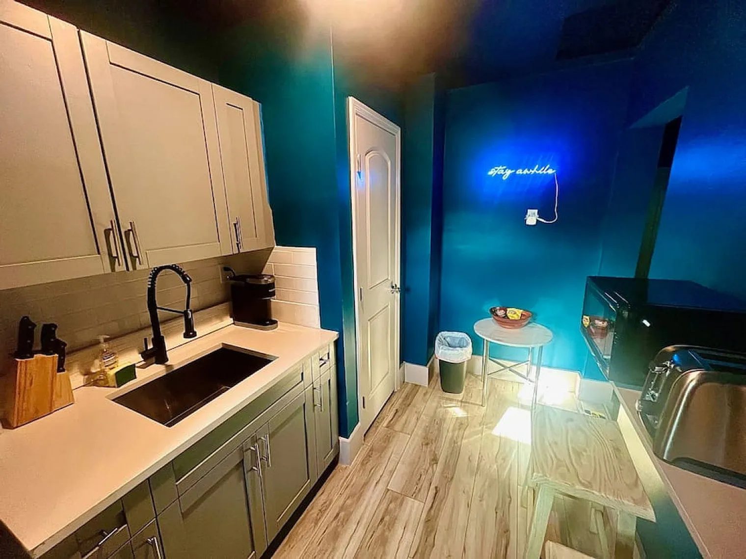 Studio, 1.0 bath, 645 sqft, $2,266 — Photo 2