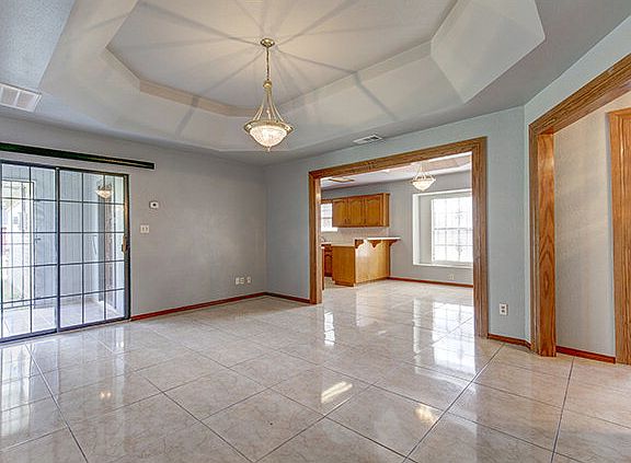 4th image of 1800 Magdalena Ave