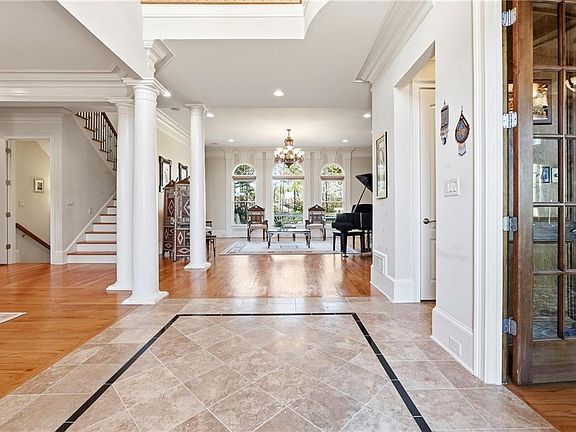 4th image of 120 Roxbury Row