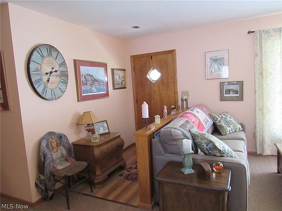 2nd image of 459 Sunrise Dr
