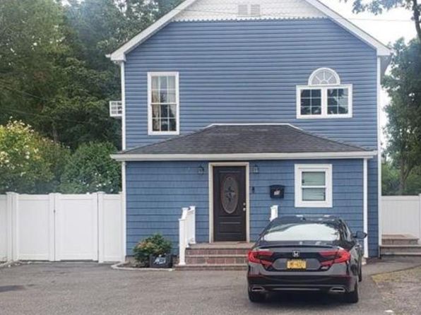 30 Mindres Avenue, Brentwood, NY 11717