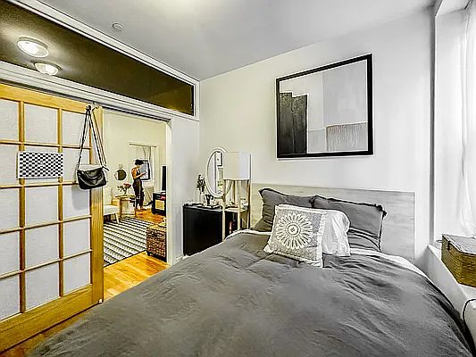 3rd image of 199 Orchard St APT 2RS