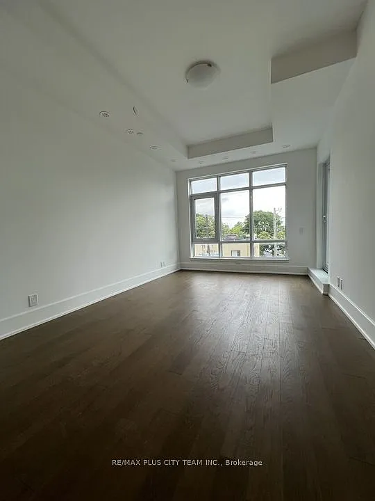 Building Photo - 800 Broadview Ave #402