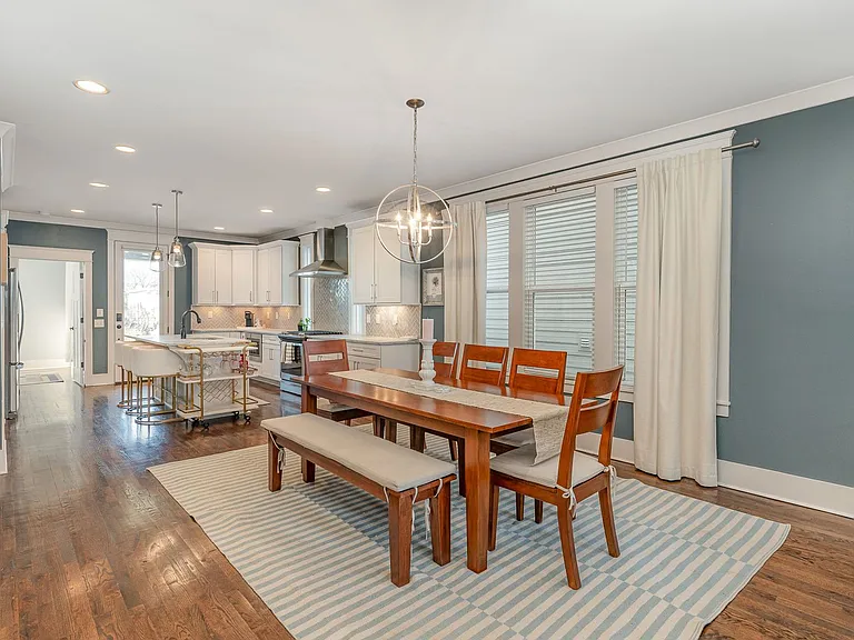 928 Thomas Ave — Photo 4
