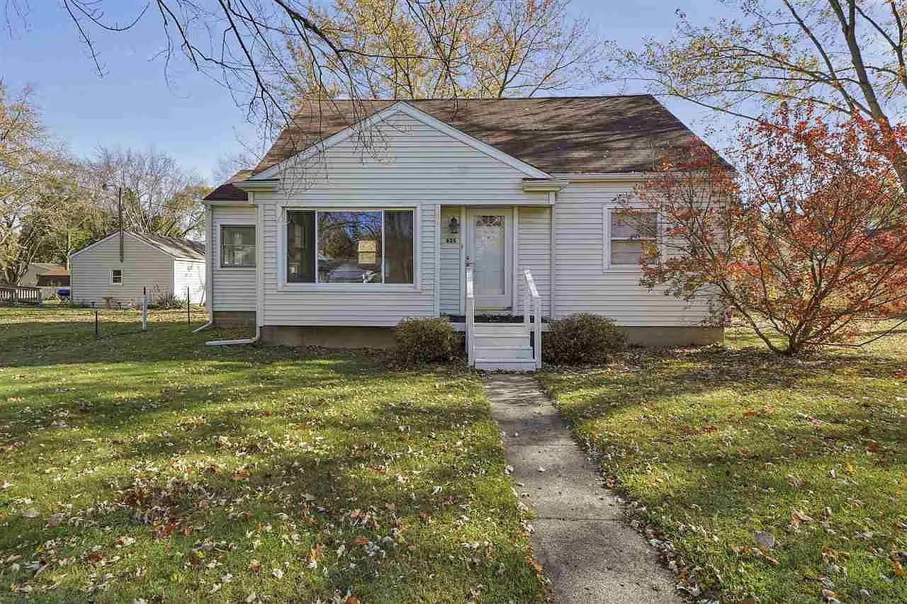 925 Varden Dr photo 1