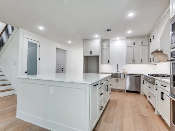 99 Kay Ln, Westworth Village, TX 76114