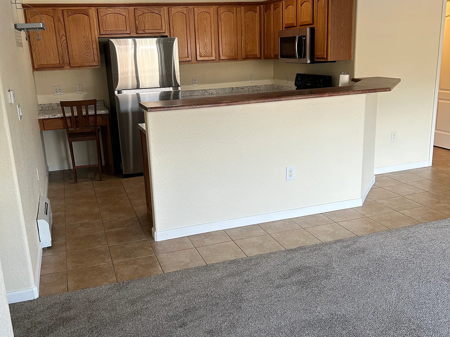 571 Riverview Dr — Photo 3