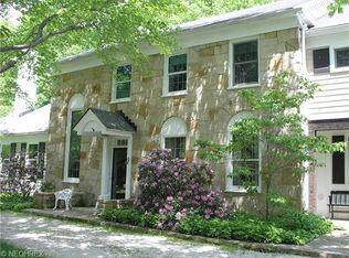 9725 Rollin Rd, Waite Hill, OH 44094