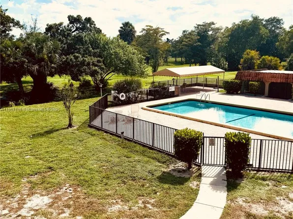 6100 S Falls Circle Dr APT 205, Lauderhill, FL 33319