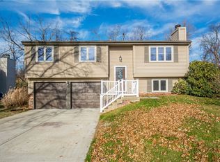 417 Meade Dr, Coraopolis, PA 15108