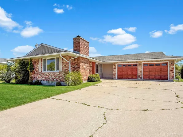 204 New Delta Ave, Manistique, MI 49854