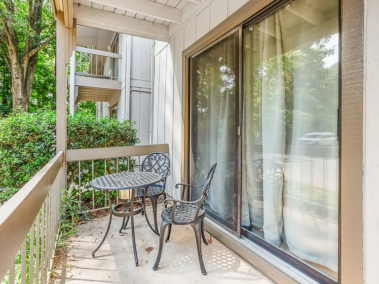 2260 Sunderland Rd #82W — Photo 18