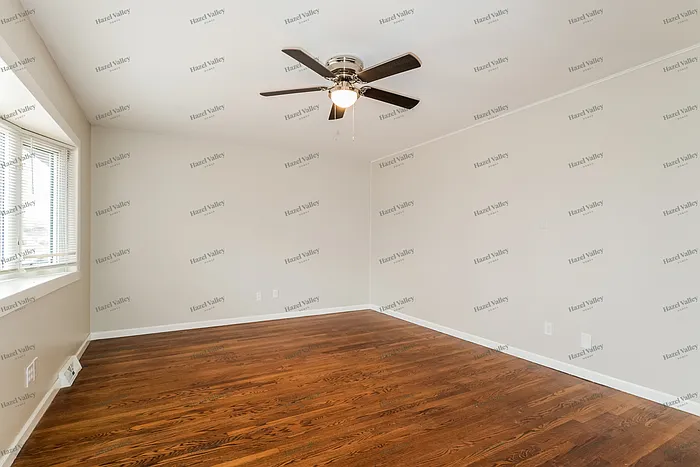 3 bed, 1.0 bath, 1025 sqft, $1,570 — Photo 4