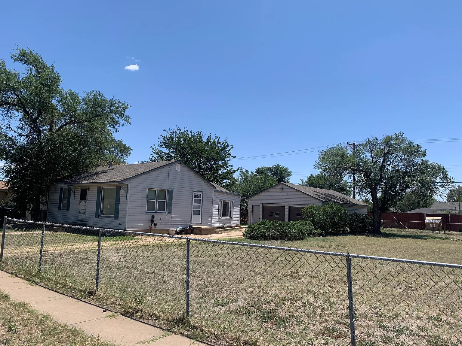 3 bed, 1240 sqft, $1,200 — Photo 2