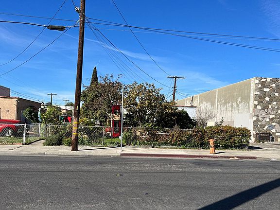2nd image of 6013 Maywood Ave APT 16