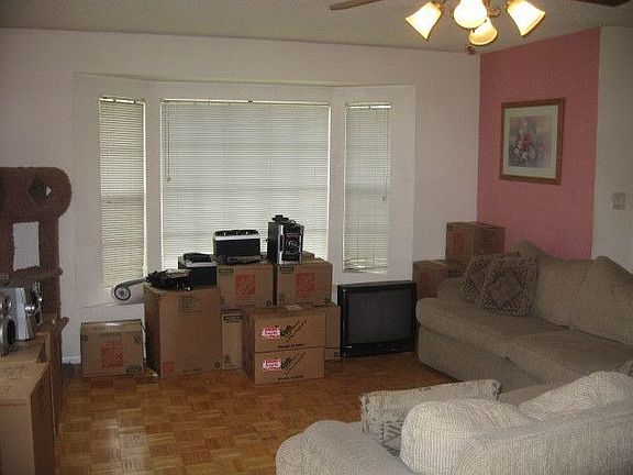 3rd image of 14725 Sunnymead Dr