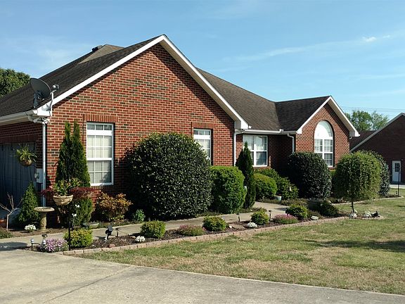 3rd image of 1702 Fairfield Pike