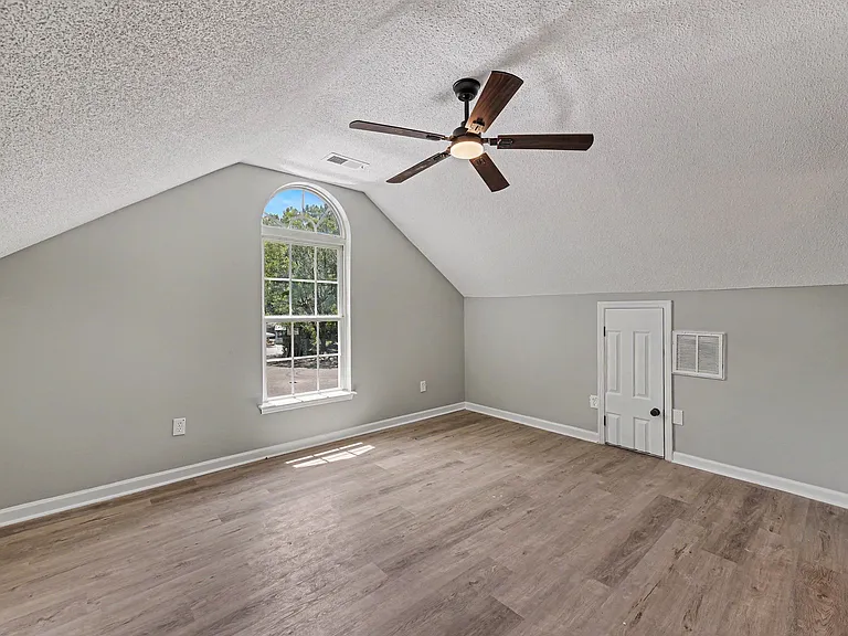 1854 Oleander Ct — Photo 18