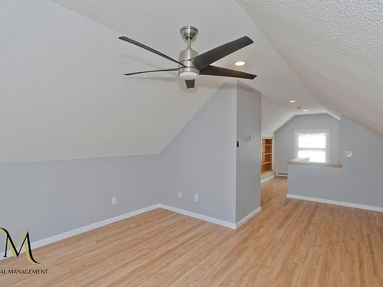 320 Island Pond Rd — Photo 18