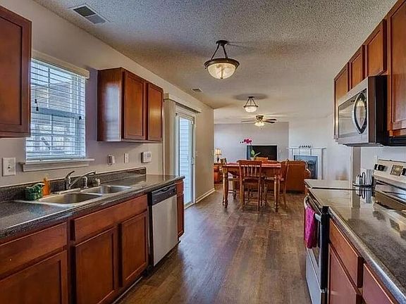 2nd image of 204 Meyer Ln